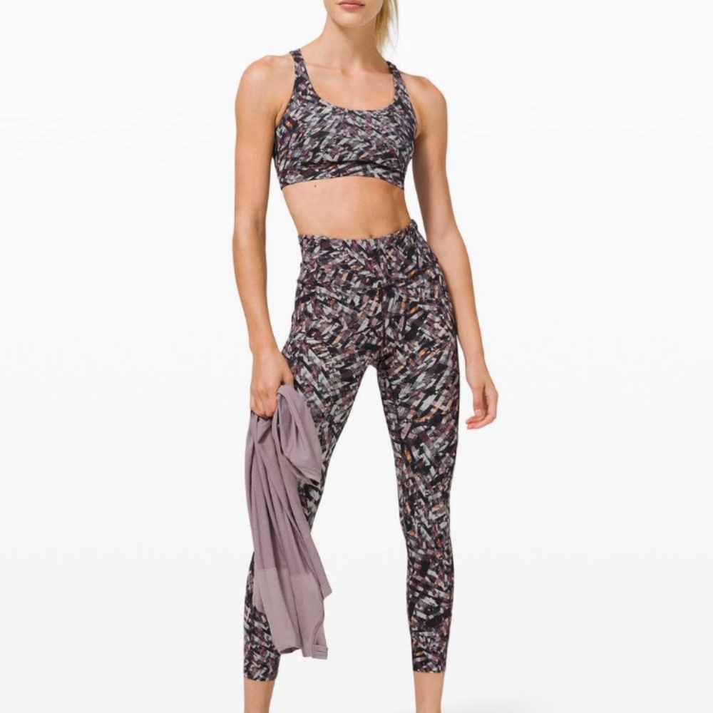 Lululemon Energy Bra in Pink Kaleidoscope Size 4